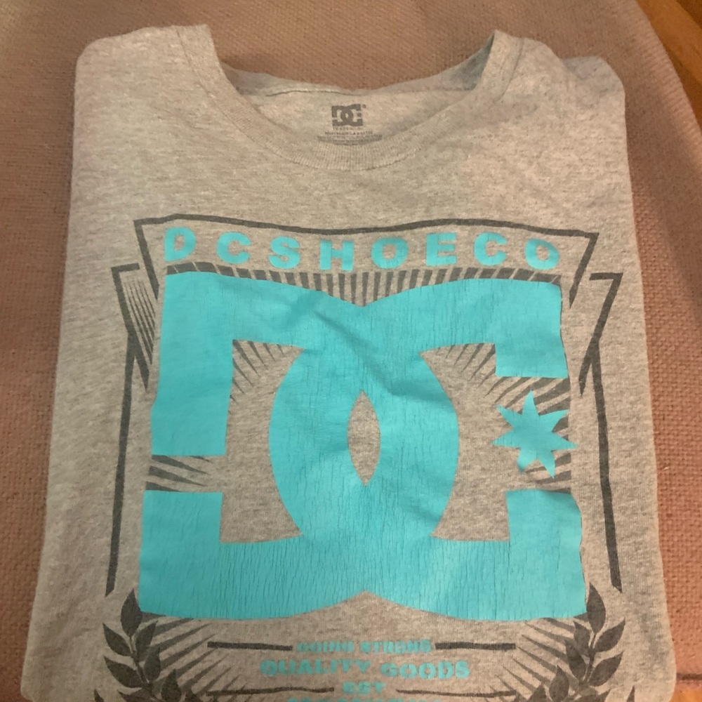 VINTAGE DC SHOES & FOX T-SHIRT BUNDLE SIZE XL